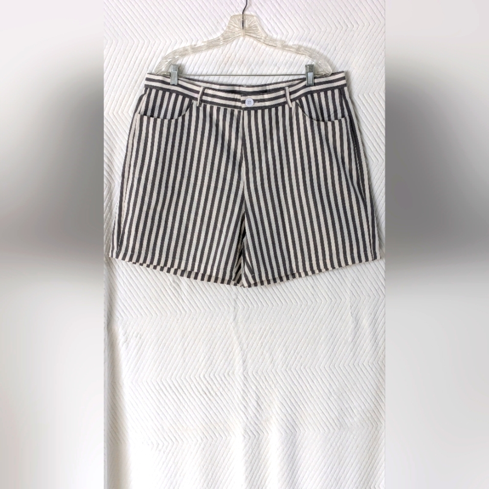 Women's Gray Stripe Cotton SHORTS Sz XL Flat Front